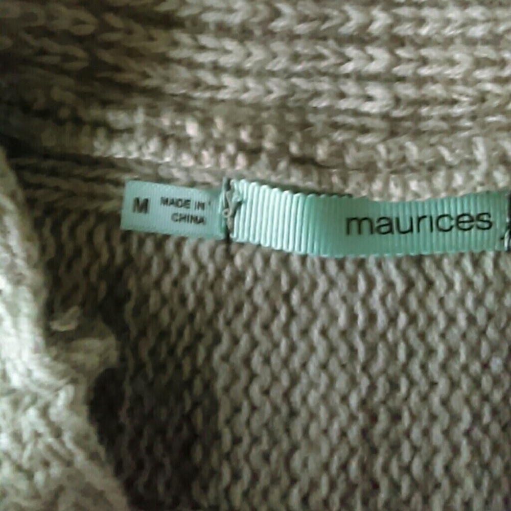 Sweater - Picture 4 of 4